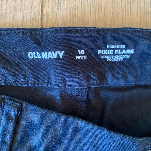 Black Old Navy Pixie flare - Picture 3 of 4
